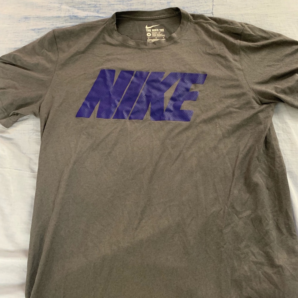 Nike Graphic Tee